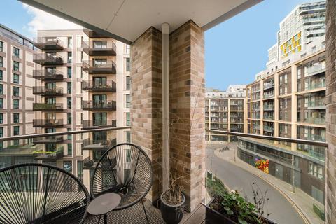 2 bedroom flat for sale, Osiers Road, Wandsworth, LONDON, SW18