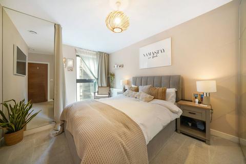 2 bedroom flat for sale, Osiers Road, Wandsworth, LONDON, SW18