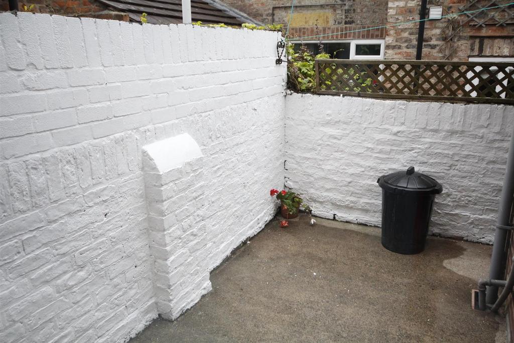 Rear courtyard