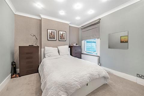 undefined, Sunnyside Road, Teddington TW11