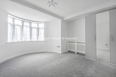 4 bedroom flat to rent, Adelaide Road, Swiss Cottage, London, NW3