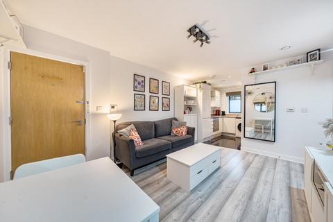 undefined, London Road, Mitcham CR4