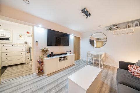 undefined, London Road, Mitcham CR4