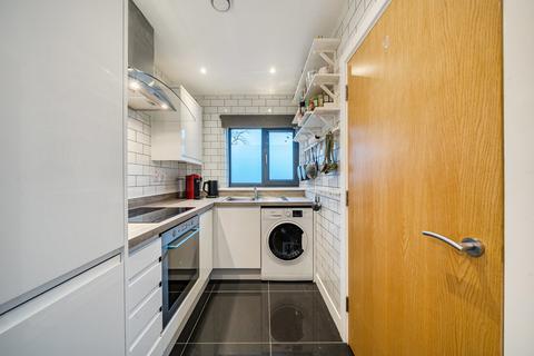 undefined, London Road, Mitcham CR4