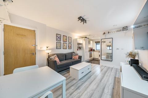 undefined, London Road, Mitcham CR4