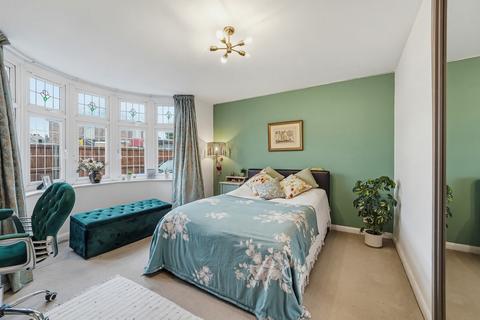 undefined, Grand Drive, Raynes Park SW20