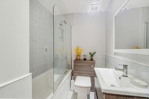 undefined, Grand Drive, Raynes Park SW20