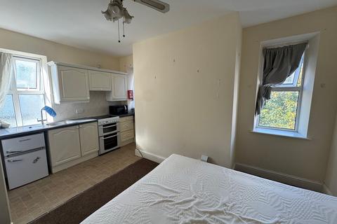 Studio to rent, St. Saviours Road, St. Saviour, JE2