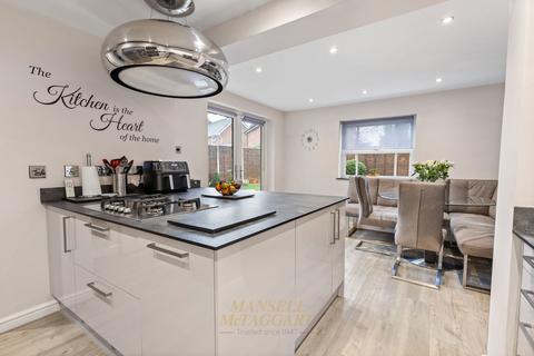 undefined, Henley Close, Crawley RH10