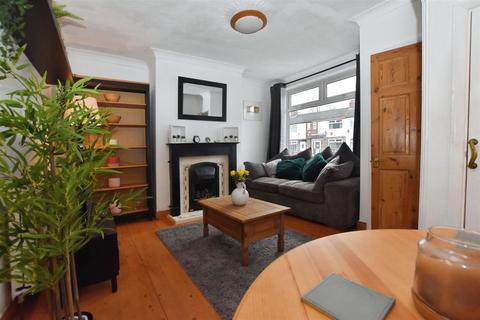 2 bedroom terraced house for sale, Cardigan Road, Hull