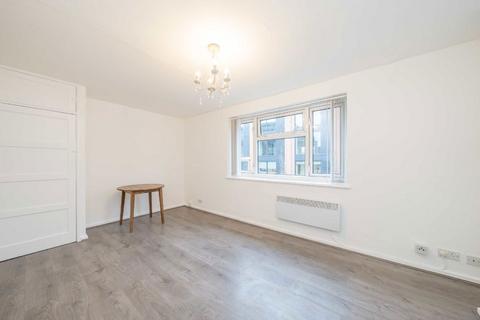 Studio to rent, Eton Street, Richmond TW9