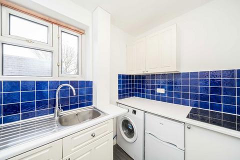 Studio to rent, Eton Street, Richmond TW9