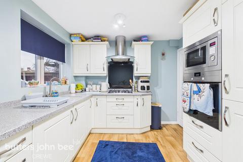 2 bedroom semi-detached house for sale, Conway Close, Crewe