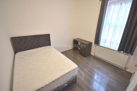 1 bedroom in a house share to rent, Bulmershe Road, Reading