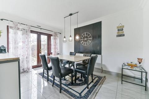 undefined, London Road, Mitcham, CR4