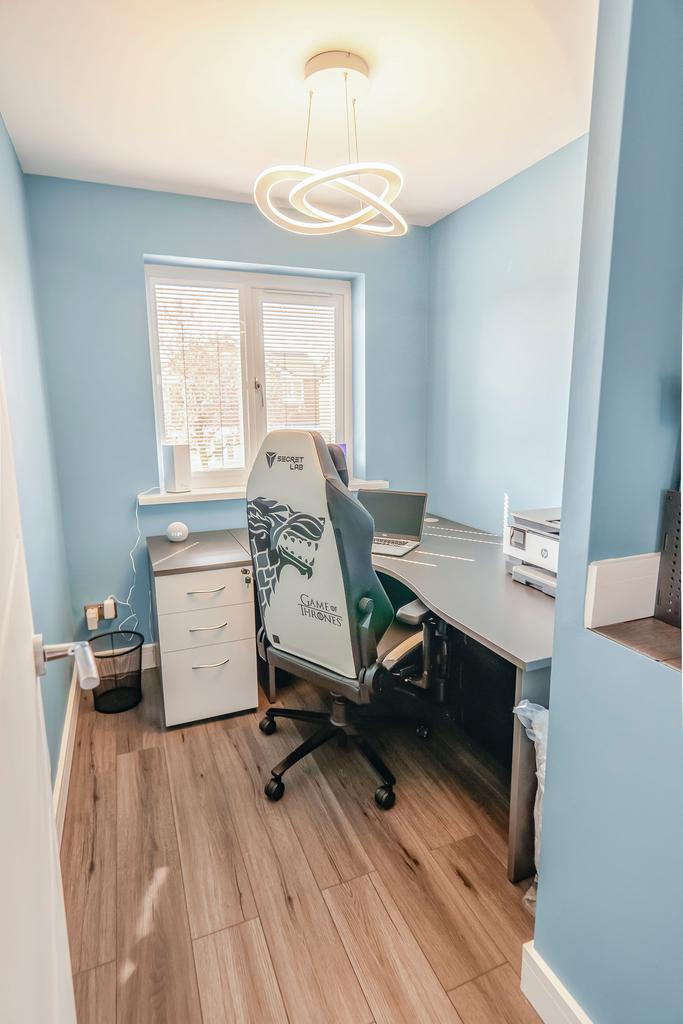 Fourth bedroom/Office