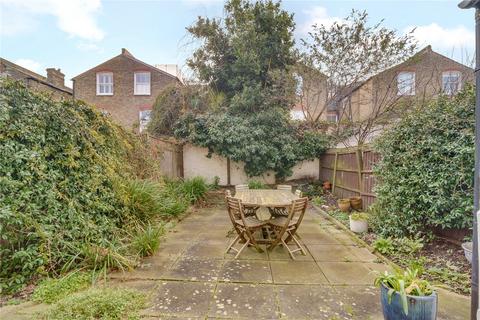 4 bedroom house for sale, Broxash Road, SW11