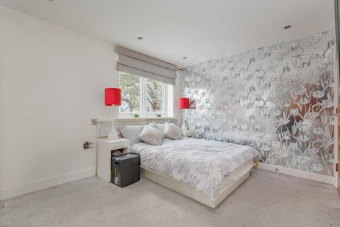 2 bedroom flat to rent, Flat 4 Alcyone, 24 Shore Road, Sandbanks