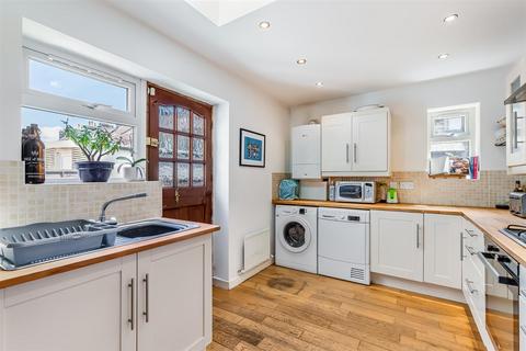 3 bedroom semi-detached house for sale, Thwaites Avenue, Ilkley LS29