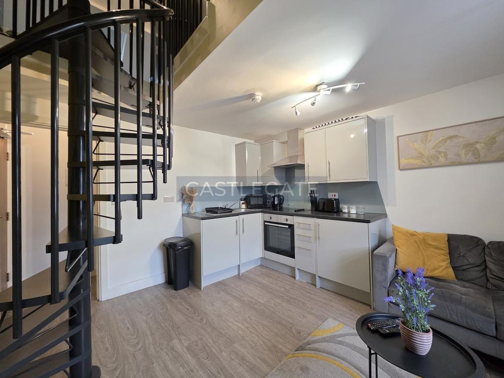 Room 7, 3a New Street, Huddersfield, HD1 2 AX (3)