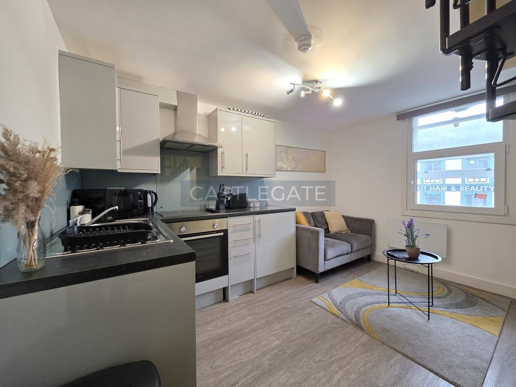 Room 7, 3a New Street, Huddersfield, HD1 2 AX (2)