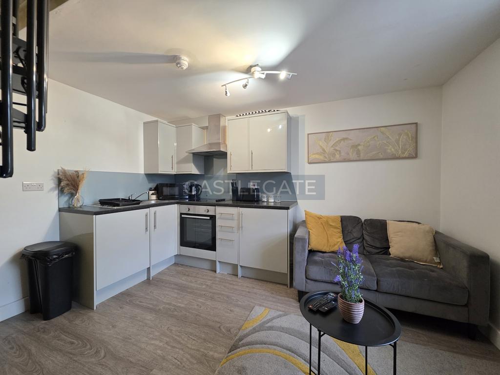 Room 7, 3a New Street, Huddersfield, HD1 2 AX (6)