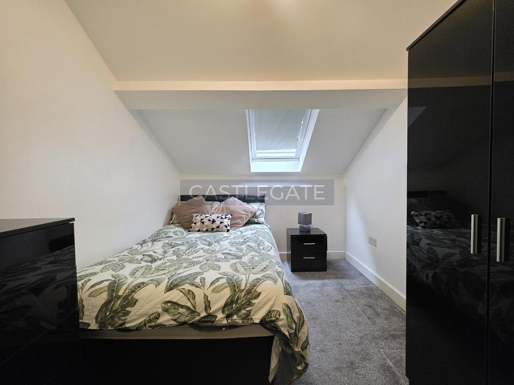 Room 7, 3a New Street, Huddersfield, HD1 2 AX (7)