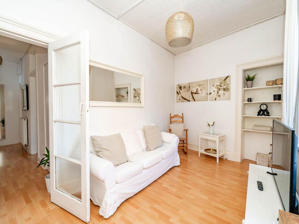 Interiors (1)