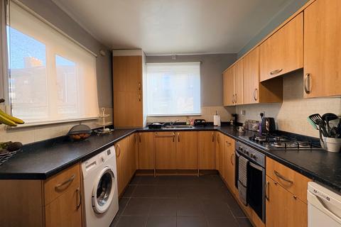 3 bedroom terraced house to rent, Elderdale Road, Liverpool