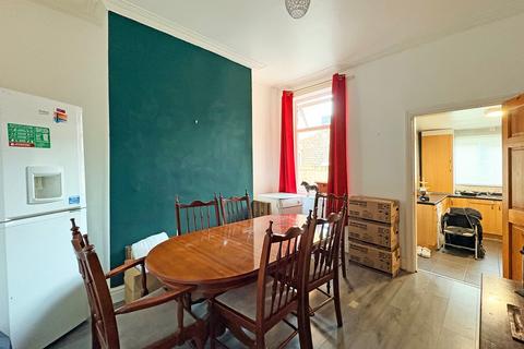 3 bedroom terraced house to rent, Elderdale Road, Liverpool