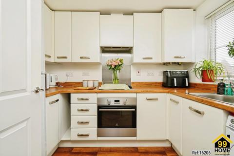 2 bedroom terraced house for sale, Watts Road, Banbury, Oxon, OX16