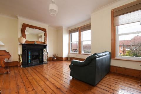 2 bedroom flat for sale, Leahurst Road, Hither Green