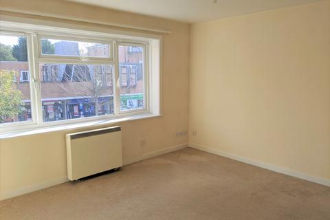 2 bedroom flat to rent, Station Road, New Milton, BH25