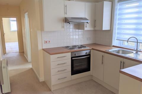 2 bedroom flat to rent, Station Road, New Milton, BH25
