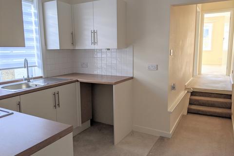 2 bedroom flat to rent, Station Road, New Milton, BH25