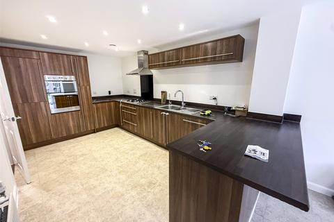 3 bedroom terraced house to rent, Forelle Way, Carshalton SM5