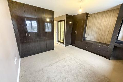 3 bedroom terraced house to rent, Forelle Way, Carshalton SM5