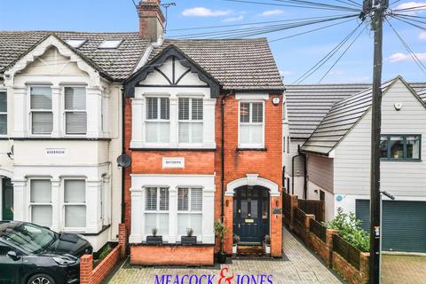 4 bedroom end of terrace house for sale, Priests Lane, Shenfield, Brentwood