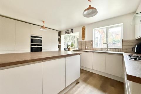 3 bedroom detached house for sale, Aquitaine Close, Leicester LE19