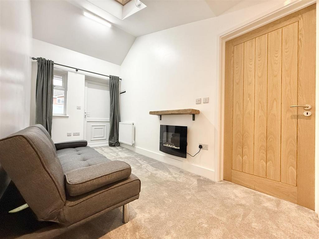 Home Office/Bedroom Four