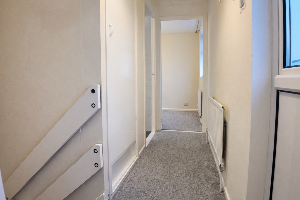 17 Summerhill - Landing (First Floor)