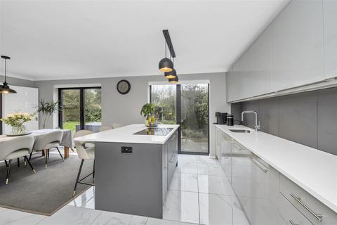 5 bedroom detached house for sale, Thistledown Drive, Ixworth