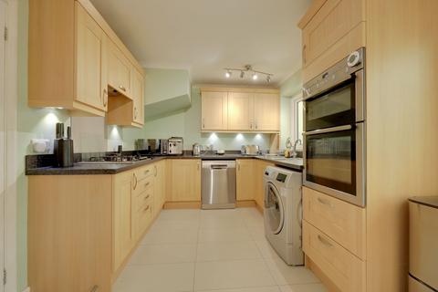 3 bedroom terraced house for sale, Fairlea Close, Burgess Hill, RH15