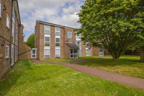 2 bedroom flat to rent, Wyedale, London Colney, AL2