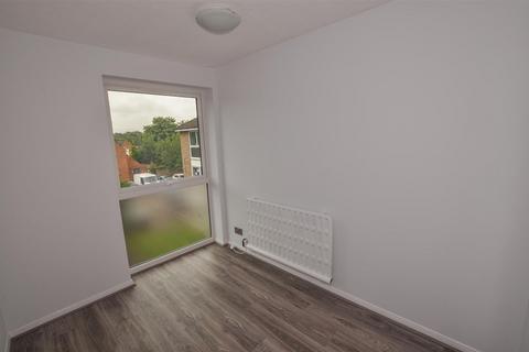 2 bedroom flat to rent, Wyedale, London Colney, AL2