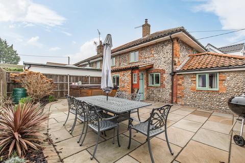 Characterful Cottage in the Heart of Thorpe Market