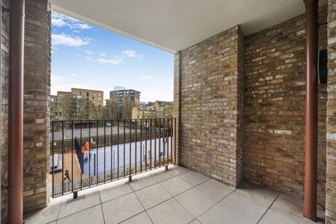 2 bedroom flat to rent, Munton Road London SE17