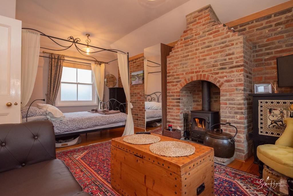 Annexe Lounge/Bedroom