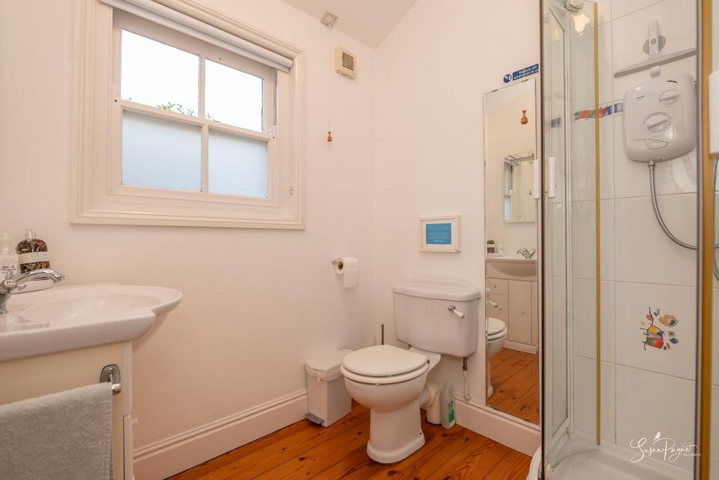 Annexe Shower Room