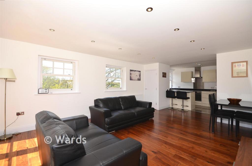 Lounge/ Dining Area